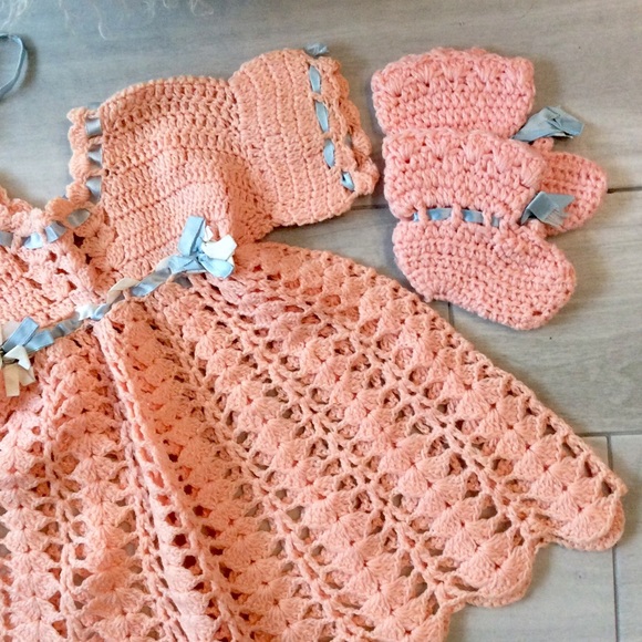 HP💝Vintage Crocheted Baby Dress, Booties, & Hat💝 - Picture 3 of 6